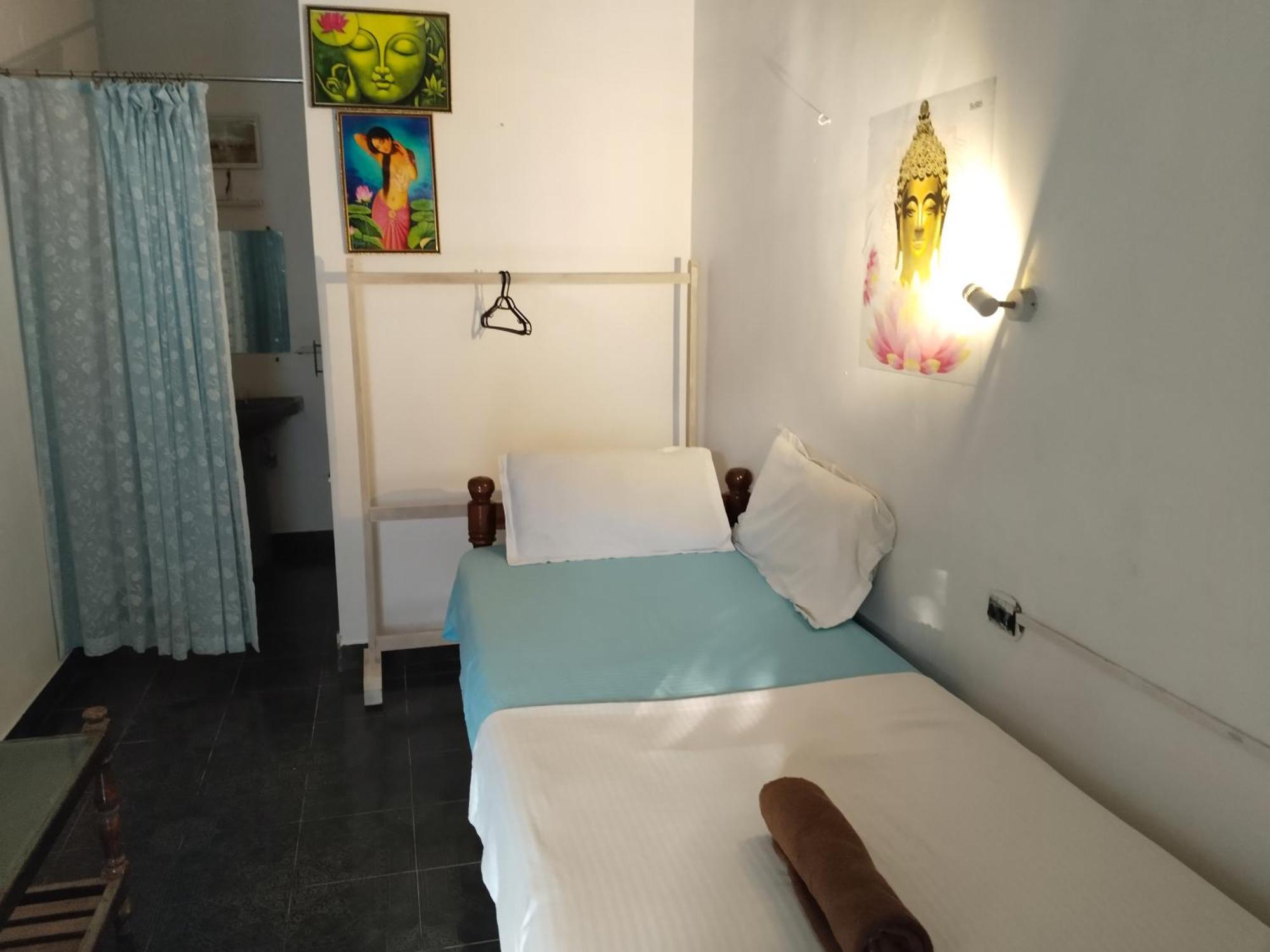 Sky Palace Beach Hotel Thiruvananthapuram Стая снимка